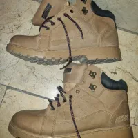 پوتین  کوهنوردی با چرم طبیعی در حد نو