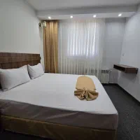 به یک خاندارواسه هتل نیازمنده