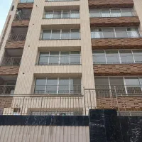 آپارتمان 150متر/3خواب/همکف حیاط اختصاصی/جنوبی/شیک