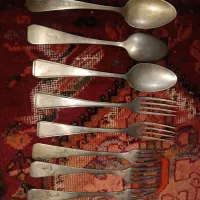 تعدادی قاشق چنگال ورشو قاجاری|ظروف سرو و پذیرایی|شیراز, شاهچراغ|دیوار