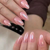 کاشت ناخن + لاک ژل هدیه تخفیف