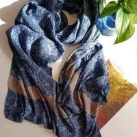 انواع روسری  و شال در طرح ها و رنگ های متنوع