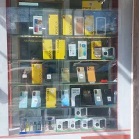 فروشنده در موبایل فروشی