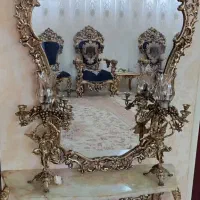 آینه و کنسول و شمعدان