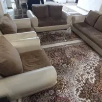 فروش مبل راحتی چرم 7 نفره به رنگ کرم قهوه‌ای|مبلمان خانگی و میز عسلی|کرج, ساسانی (قلمستان)|دیوار