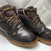 بوت کترپیلار و کفش مجلسی اصلی درجه یک|کیف، کفش، کمربند|اهواز, فرهنگ شهر|دیوار