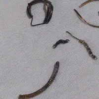 حدود ۹ و نیم گرم طلای شکسته به قیمت تابلو