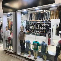 چوب لباسی و مانکن بچه گانه و رگال فلزی دیواری|فروشگاه و مغازه|بوشهر, |دیوار