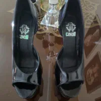 یک  جفت کفش مجلسی ورنی
