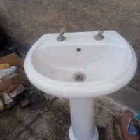 روشویی کوچک ب همراه پایه