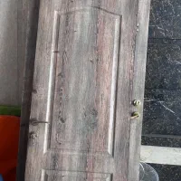 درب اتاق خواب و سرویس بهداشتی