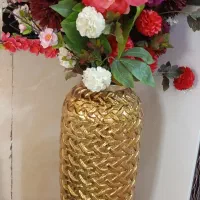 گلدان طلایی