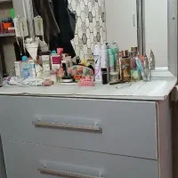 کنسول و آینه آرایش