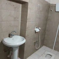 خانه 85 متری|اجارهٔ خانه و ویلا|قم, دروازه چوبی|دیوار