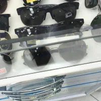 عینک شیشه سنگی