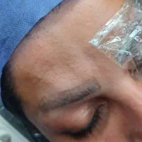 مدل جهت خدمات آرایش دائم صورت