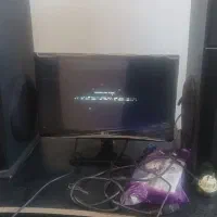 مانیتور. اسپیکر. میز کامپیوتر