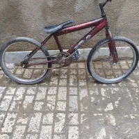 ۳ عدد دوچرخه وسه چرخه ۱ تومن