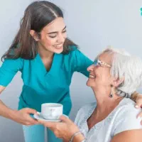 پرستاری از سالمند وکودک درمنزل وهمراه دربیمارستان