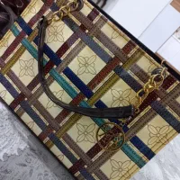 کیف|کیف، کفش، کمربند|دینور, |دیوار