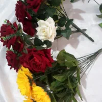 گل مخمل با لوازم
