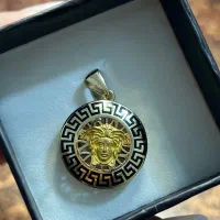 پلاک طلا ورساچ کاملا نو