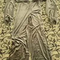 لباس مجلسی|لباس|نجفآباد, قلعه سفید|دیوار