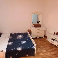 سرویس تختخواب و دراور پاتختی و صندلی