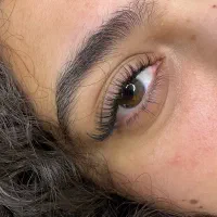 اکستنشن مژه و لیفت ابرو و مژه