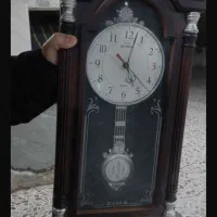 ساعت دیواری سالم وزیبا