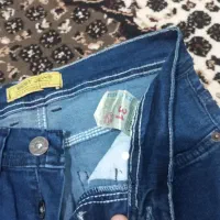 شلوار لی و کتان|لباس|ساری, |دیوار