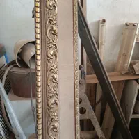 تاج بالای پرده پذیرایی
