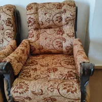 مبلمان کلاسیک 7 نفره راحتی تمیز و سالم قیمت مناسب.