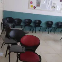 تجهیزات مدرسه(آگهی فروش کمد وصندلی دسته دار و میز)