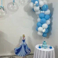 بادکنک  آرایی تم  سیندرلا سفید آبی