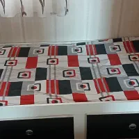 تخت یک نفره سالم وتمیز|تخت و سرویس خواب|گلپایگان, |دیوار