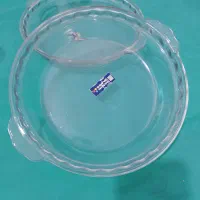 تعدادی ظرف پذیرایی و لیوان|ظروف سرو و پذیرایی|چهارباغ, |دیوار