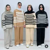 تعدادی لباس نو مغازه
