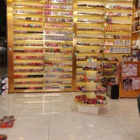 فروش دکور مغازه با کلیه وسایل