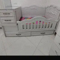 تخت و کمدنوجوانه