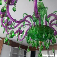 لوستر با رنگی بنفش و سبز بسیار خاص و زیبا