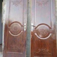 در اتاق چوبی