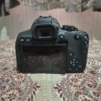 بدنه در حد نو دوربین حرفه ای 850d کنون|دوربین عکاسی و فیلم‌برداری|شیراز, منطقه هوایی شهید دوران|دیوار
