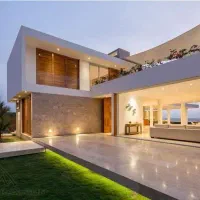 آپارتمان سه خواب تک واحدی با حیاط اختصاصی