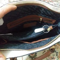 کیف و ساک و چمدان|کیف، کفش، کمربند|شیراز, زرهی|دیوار