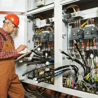 برقکار ساختمان نصب لوستر و هالوژن و کلید و پریز