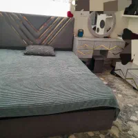 تختخواب دو نفره با میز آرایش اینه و همراه پاتختی