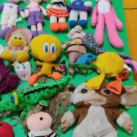 تعدادی عروسک پوشالی برای فروش