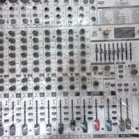 یک عدد میکسر ۱۸۳۲بهرینگر
