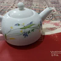 سه دست لیوان کاملا نو به همراه قوری